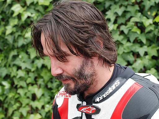 Keanu Reeves patchy beard