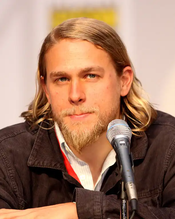 Charlie_Hunnam with ducktail beard style